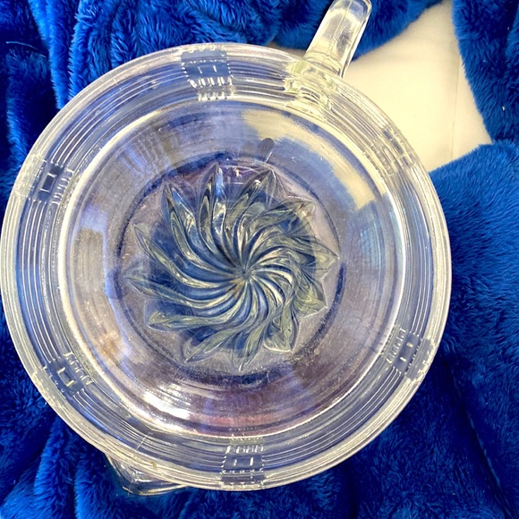 Antique American glass juicer - Picture 2 of 2